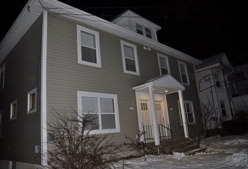 ホテル Moncton Suites - 267 Universite Ave