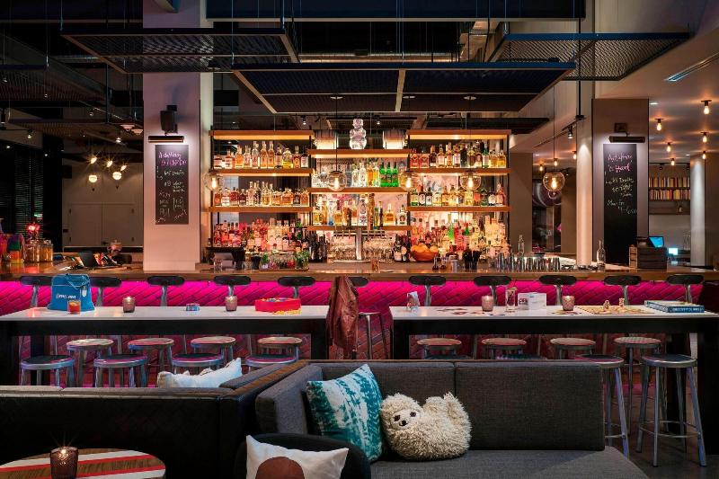 Отель Moxy Chicago Downtown