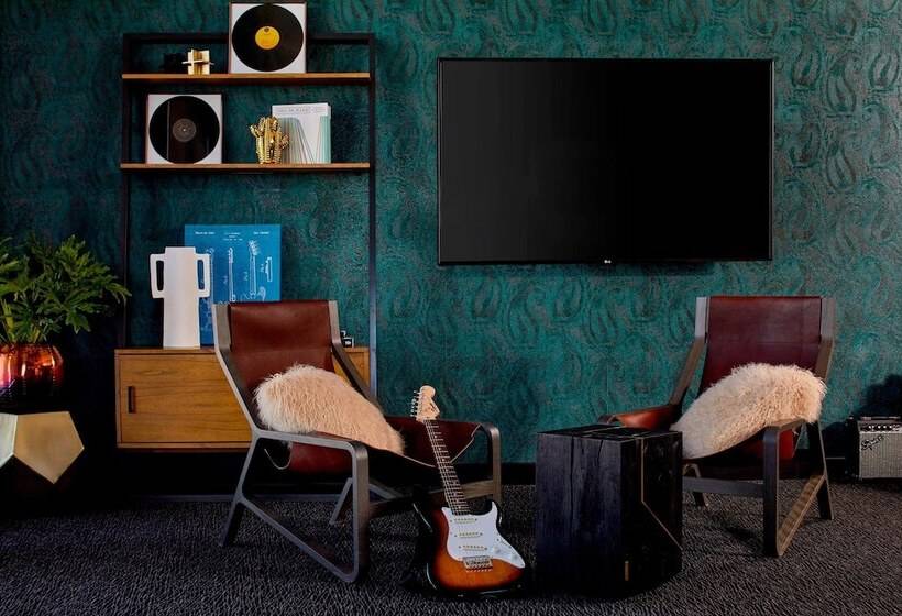 ホテル Moxy Minneapolis Uptown