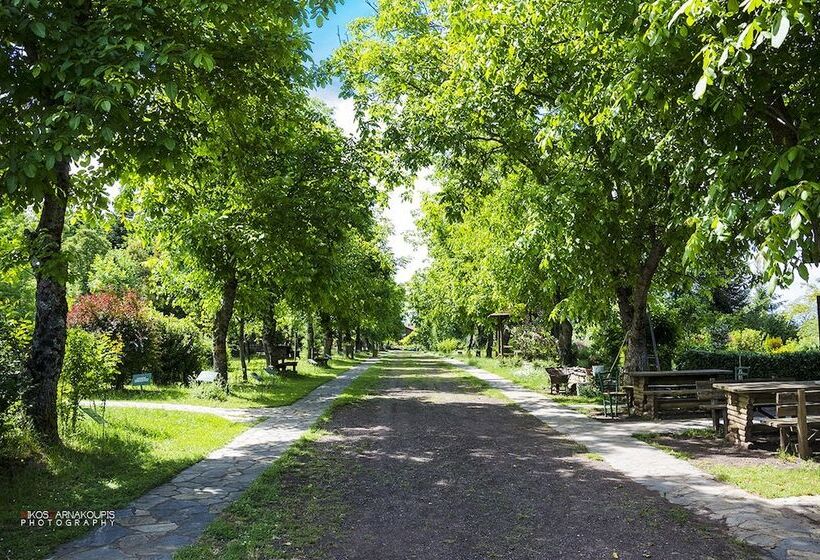 בית מלון כפרי Oreiades Suites