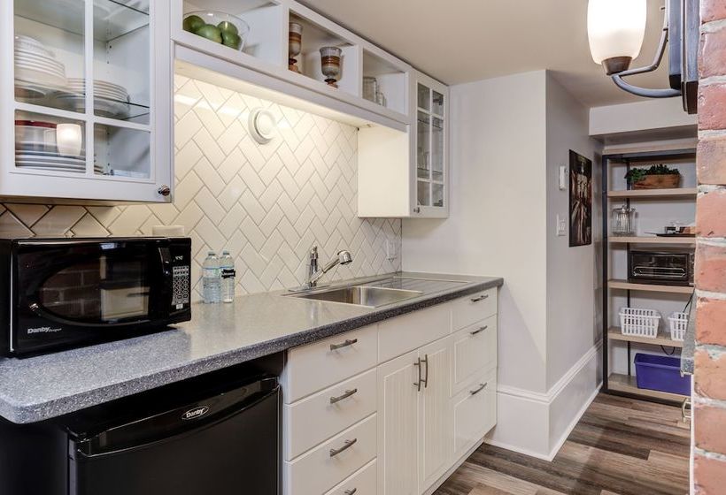 فندق Parker House Suites