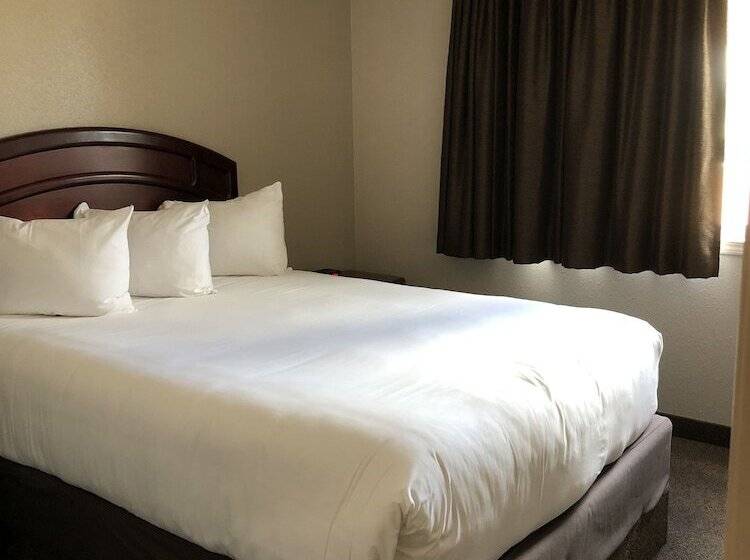 Hotel R & R Wainwright Inn