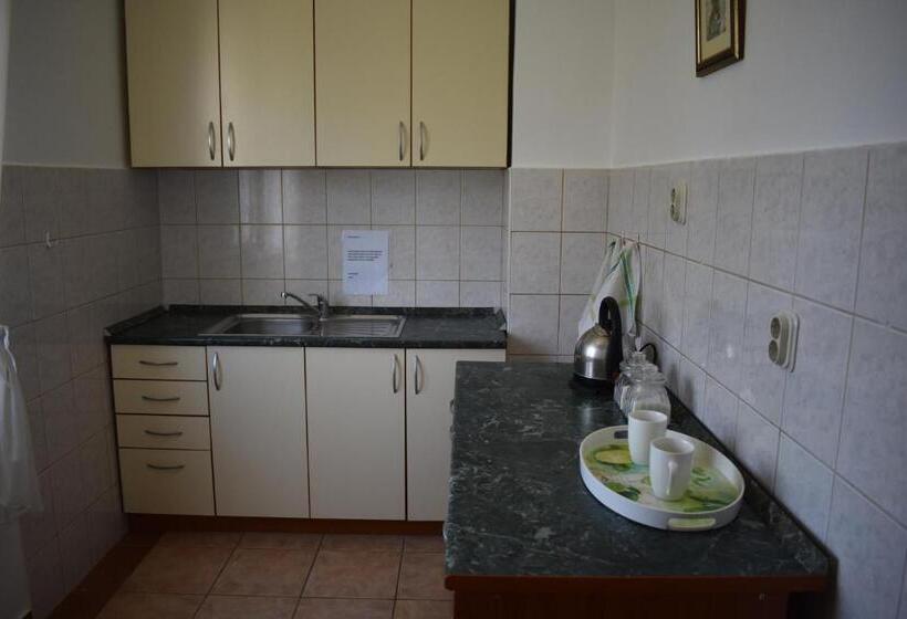 Hotel Guest House Regina Mundi