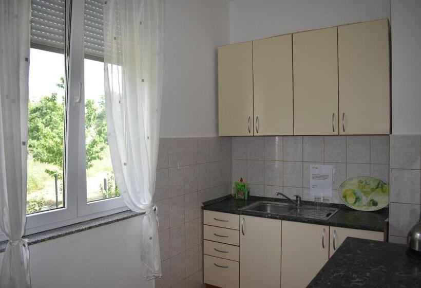 Hotel Guest House Regina Mundi