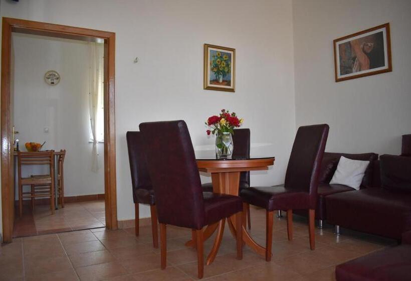 Hotel Guest House Regina Mundi