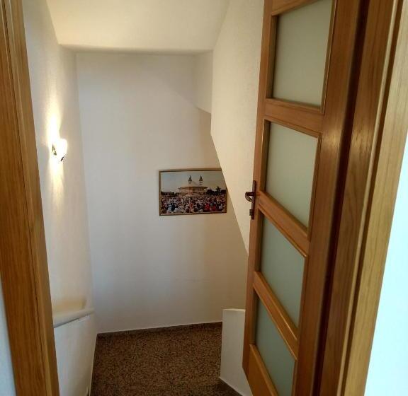 Hotel Guest House Regina Mundi