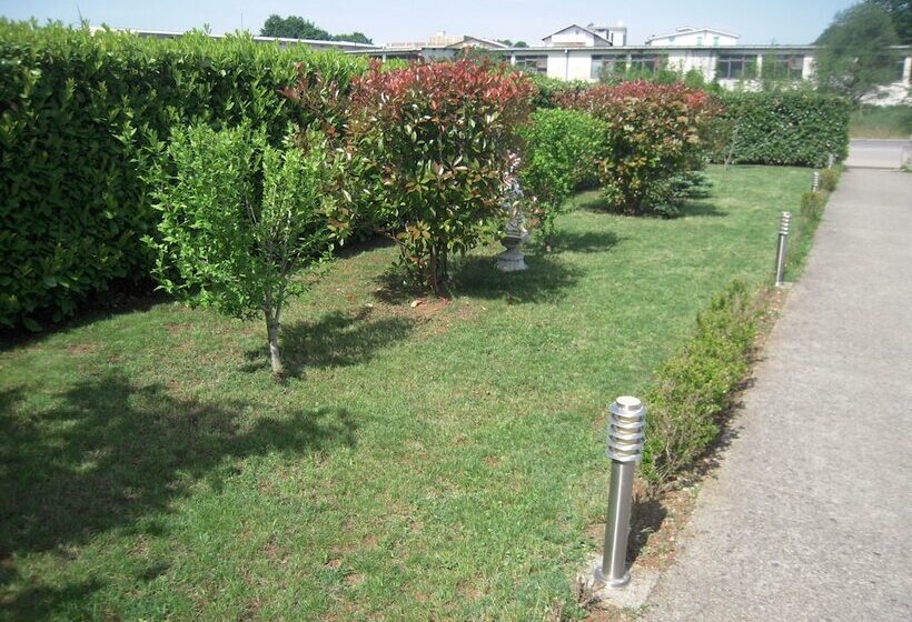 Hotel Guest House Regina Mundi