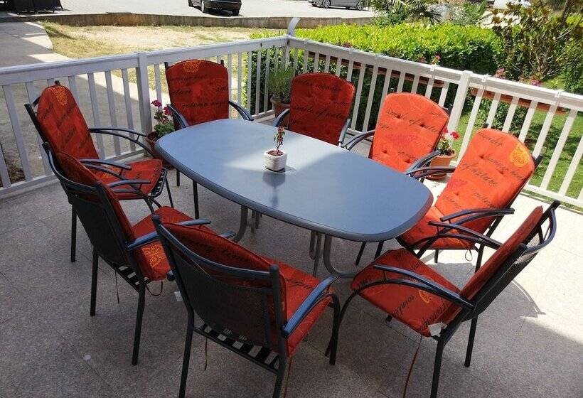 Hotel Guest House Regina Mundi