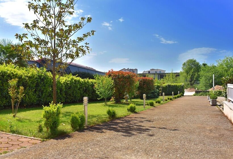 Hotel Guest House Regina Mundi