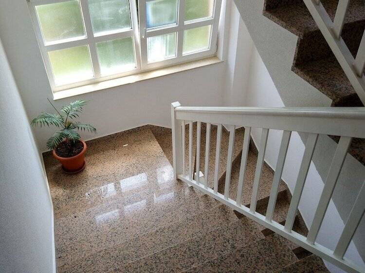 Hotel Guest House Regina Mundi