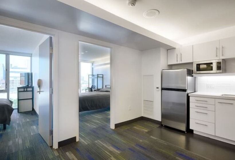 هتل Residence & Conference Centre Toronto Downtown