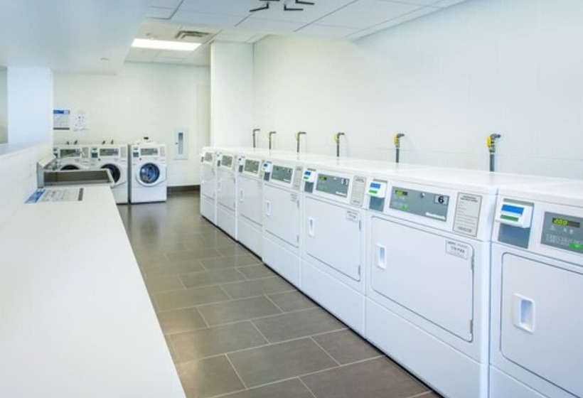 هتل Residence & Conference Centre Toronto Downtown