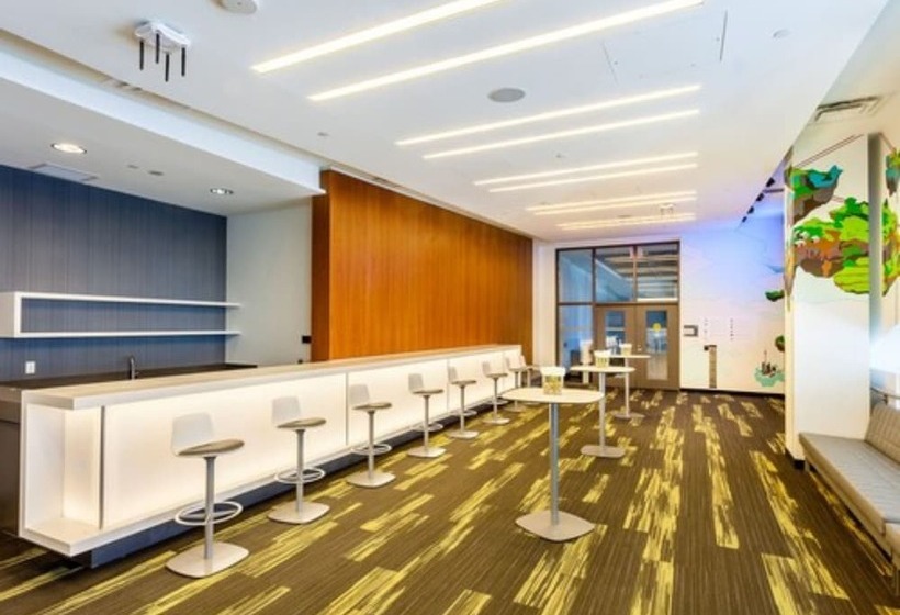 هتل Residence & Conference Centre Toronto Downtown