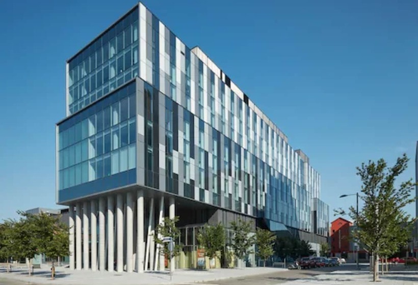هتل Residence & Conference Centre Toronto Downtown