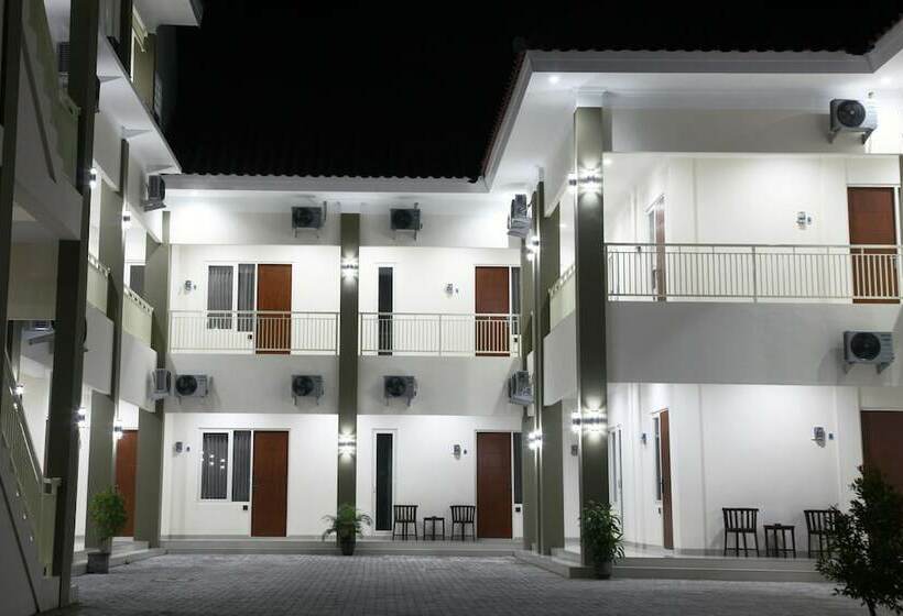 酒店 Saras City Tuban