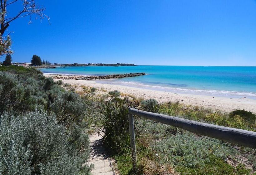 هتل Sea Vu Caravan Park