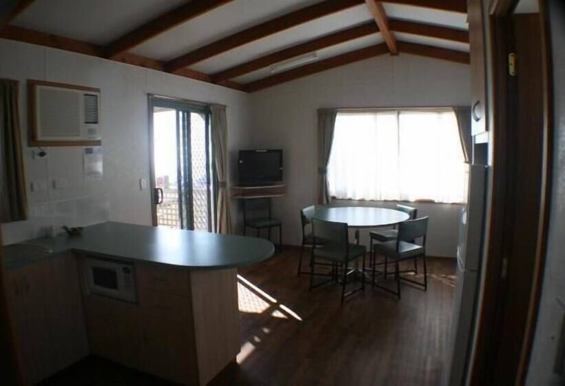 هتل Sea Vu Caravan Park