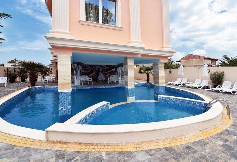 בית מלון כפרי Sirena Palace Family