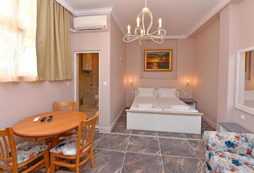 בית מלון כפרי Sirena Palace Family