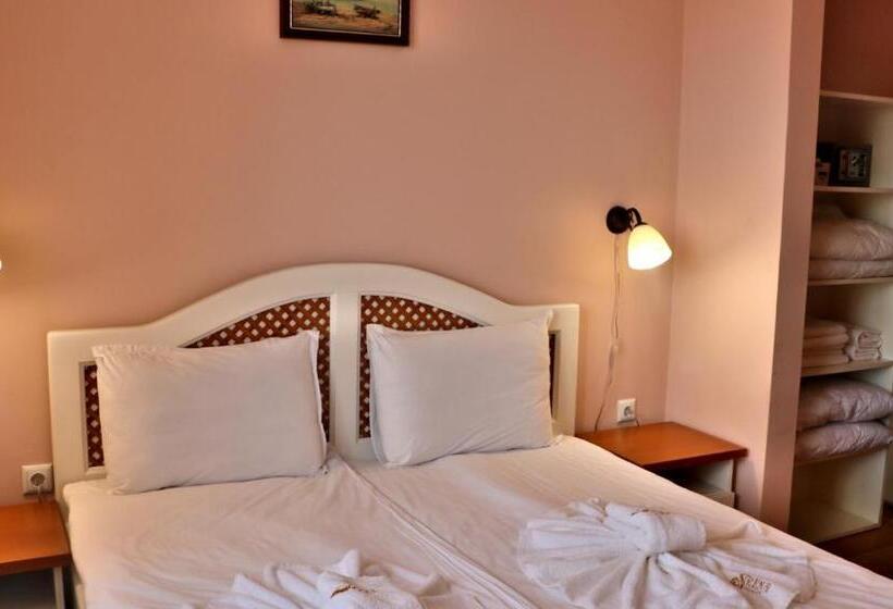 בית מלון כפרי Sirena Palace Family