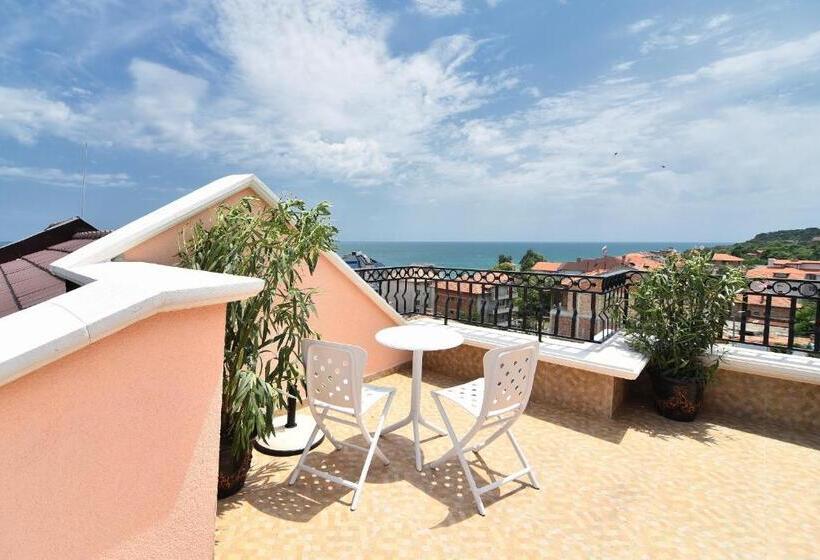 בית מלון כפרי Sirena Palace Family