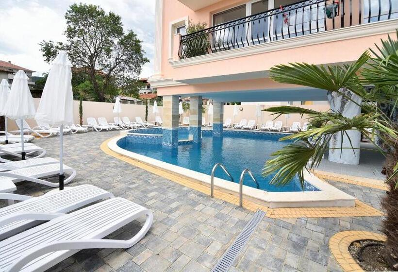 בית מלון כפרי Sirena Palace Family