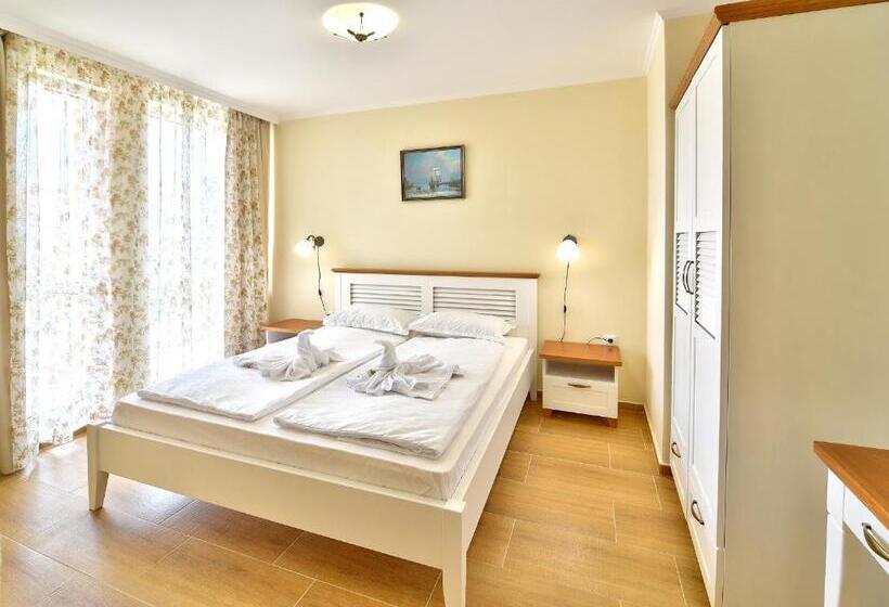 בית מלון כפרי Sirena Palace Family