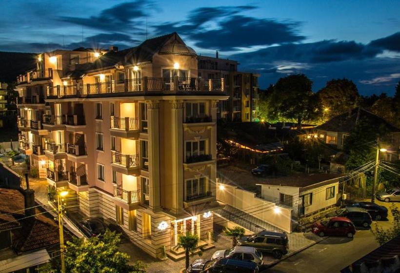 בית מלון כפרי Sirena Palace Family