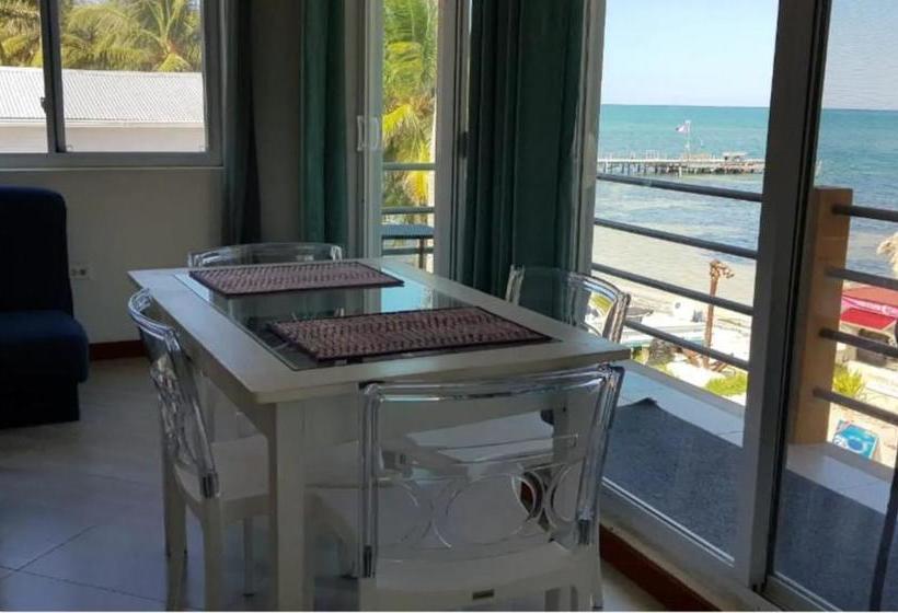 בית מלון כפרי The Beach Club Resort At Caye Caulker