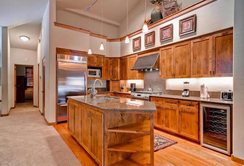 فندق The Timbers Condominiums