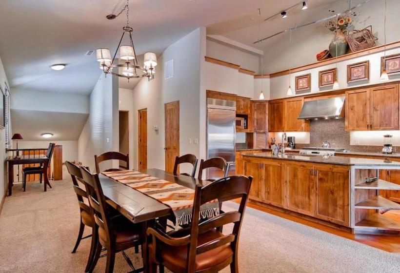 فندق The Timbers Condominiums