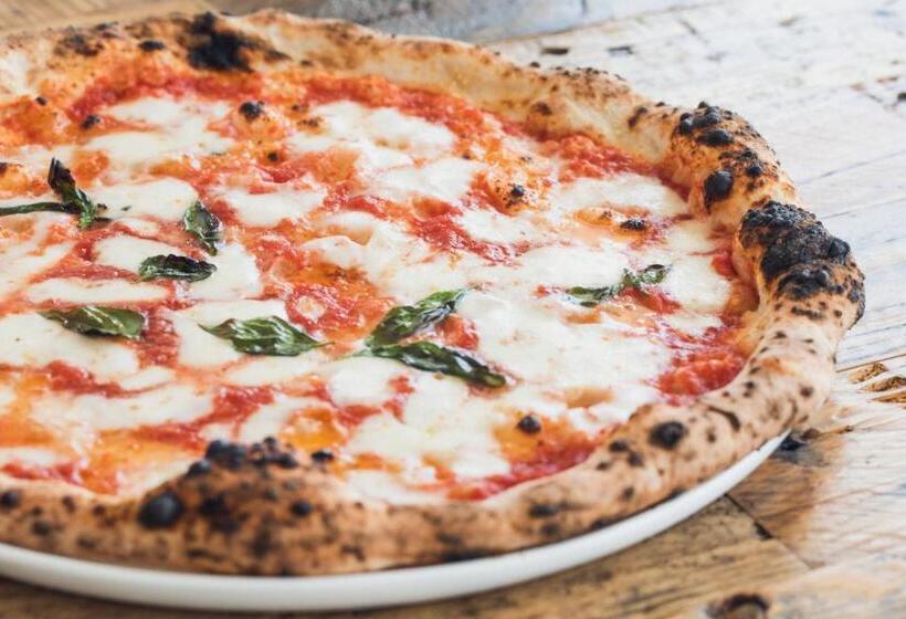 בית מלון כפרי Themana Village