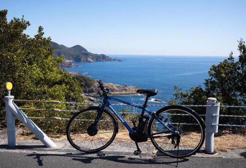 בית מלון כפרי Themana Village