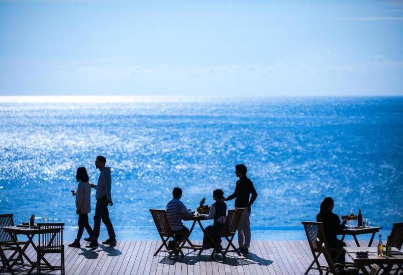 בית מלון כפרי Themana Village