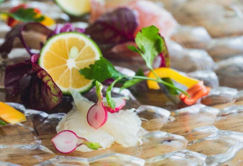 בית מלון כפרי Themana Village