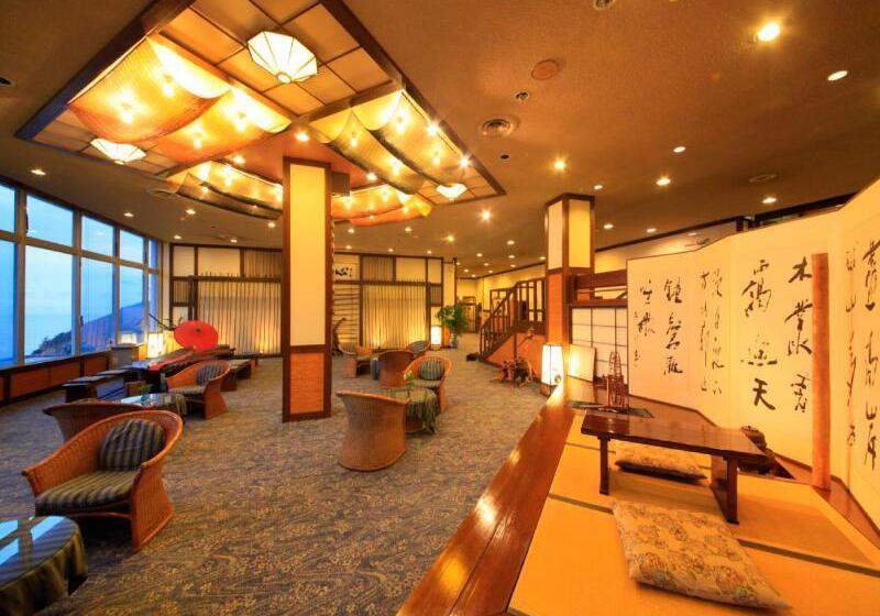 בית מלון כפרי Themana Village