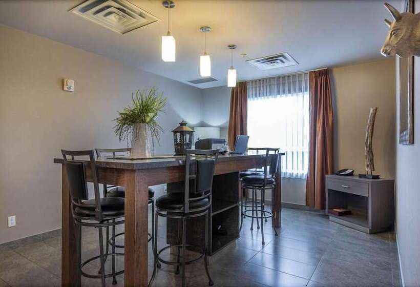 فندق Timber Ridge Inn And Suites