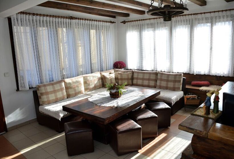 ホテル Trenchova Guest House