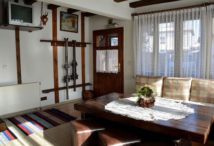 ホテル Trenchova Guest House