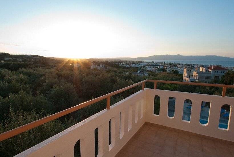 בית מלון כפרי Varouxakis