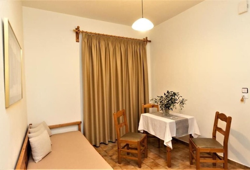 בית מלון כפרי Varouxakis