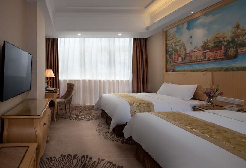 Отель Vienna Guangzhou Baiyun Airport Konggang