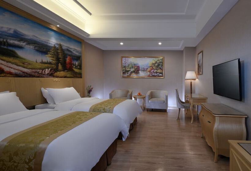 Отель Vienna Guangzhou Baiyun Airport Konggang