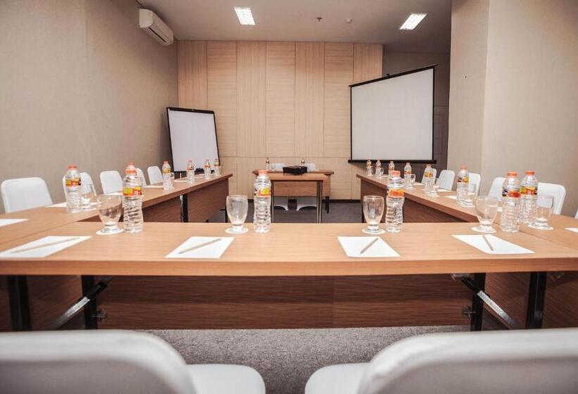 Whiz Prime Hotel Sudirman Makassar