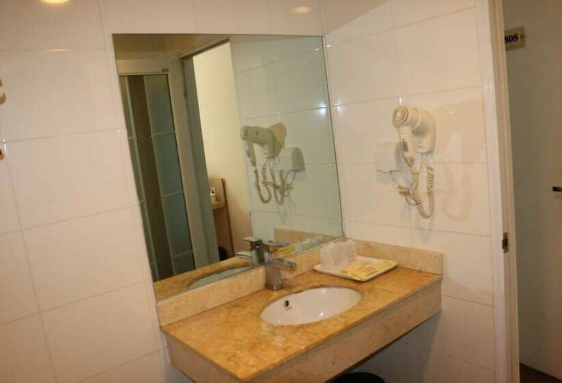 Отель Yixin Business