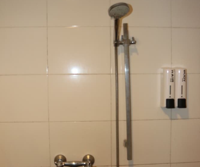 Отель Yixin Business