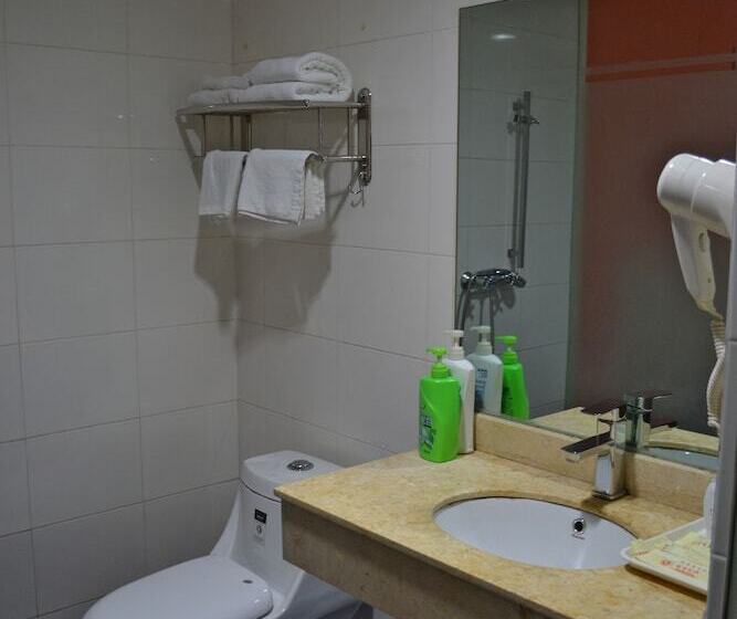 Отель Yixin Business