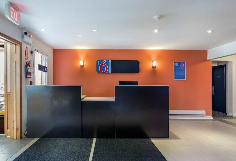 Motel 6 Sudbury, On