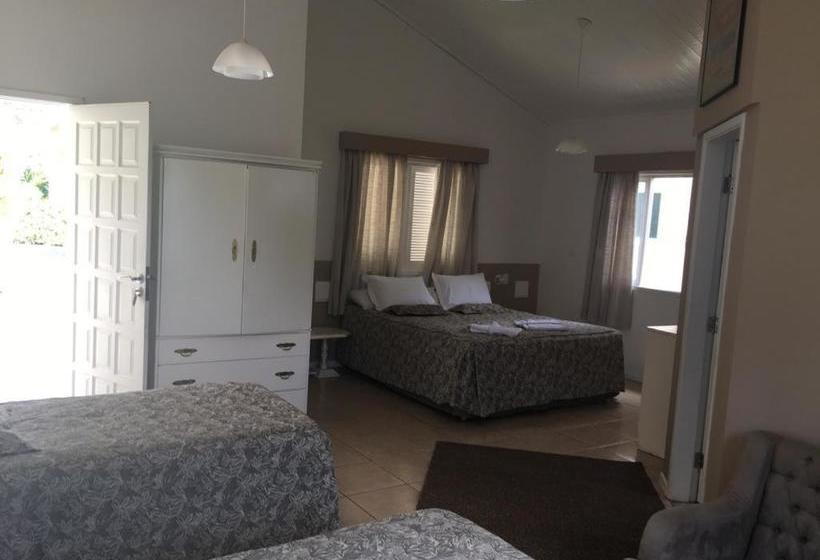 בית מלון כפרי Paraty Bungalows Bar E