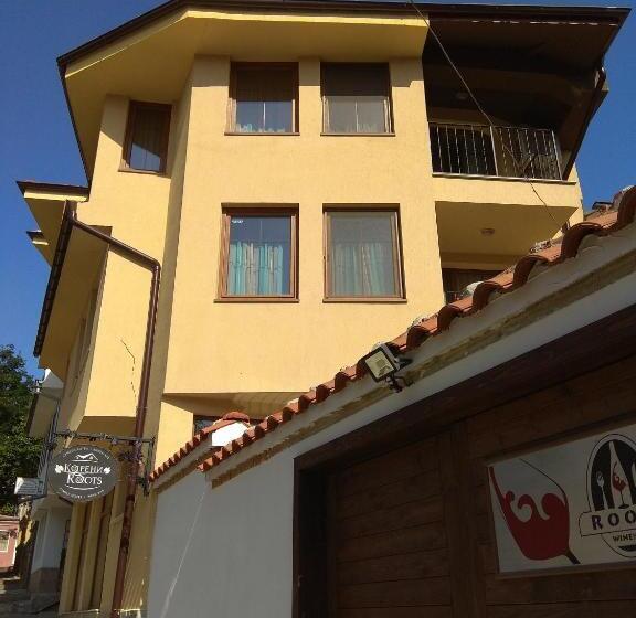 Roots Hotel & Wine Bar